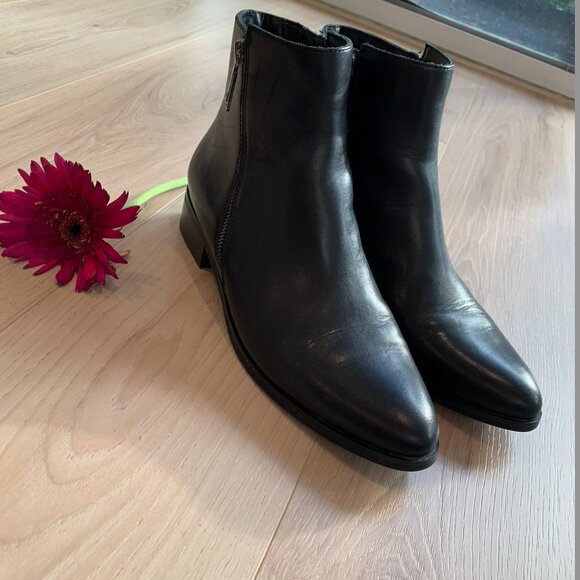 Blondo Carly Waterproof Bootie, WATERPROOF -  SIZE 11 WIDE - Picture 1 of 6